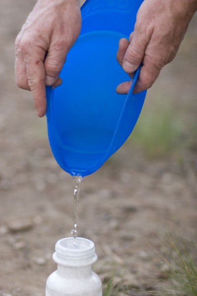 bucketpour3